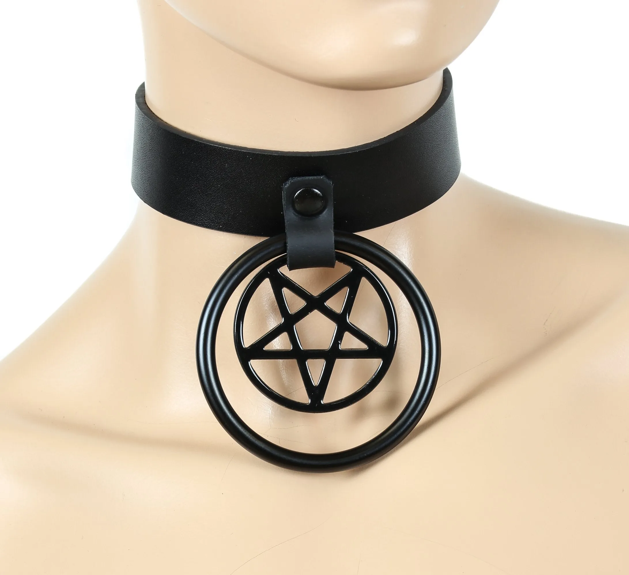 Double Ring Pentagram Choker
 Pentagram And 1  Ring
1 1/8" Wide Choker