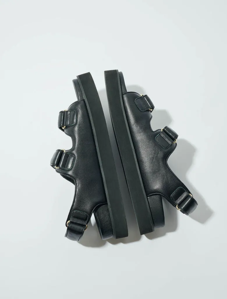 Flat leather sandals