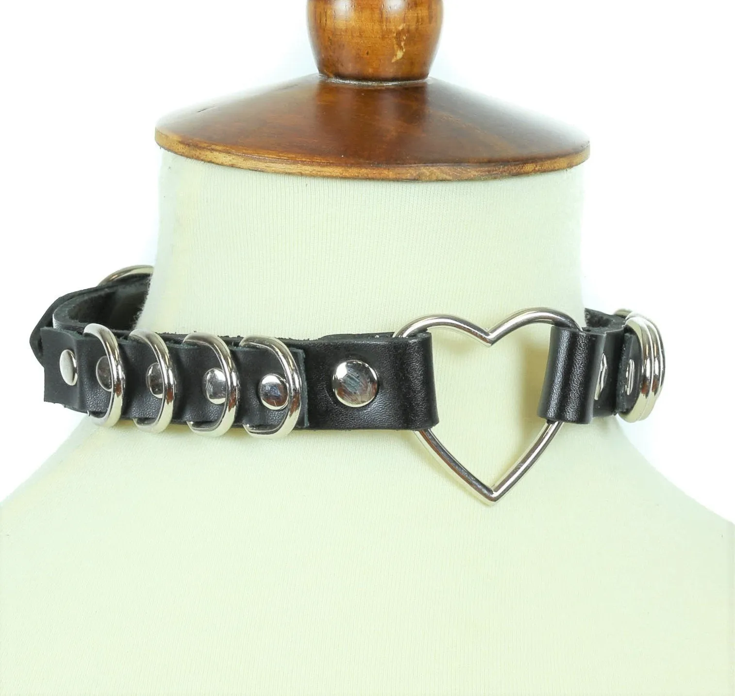 Heart D Ring Choker