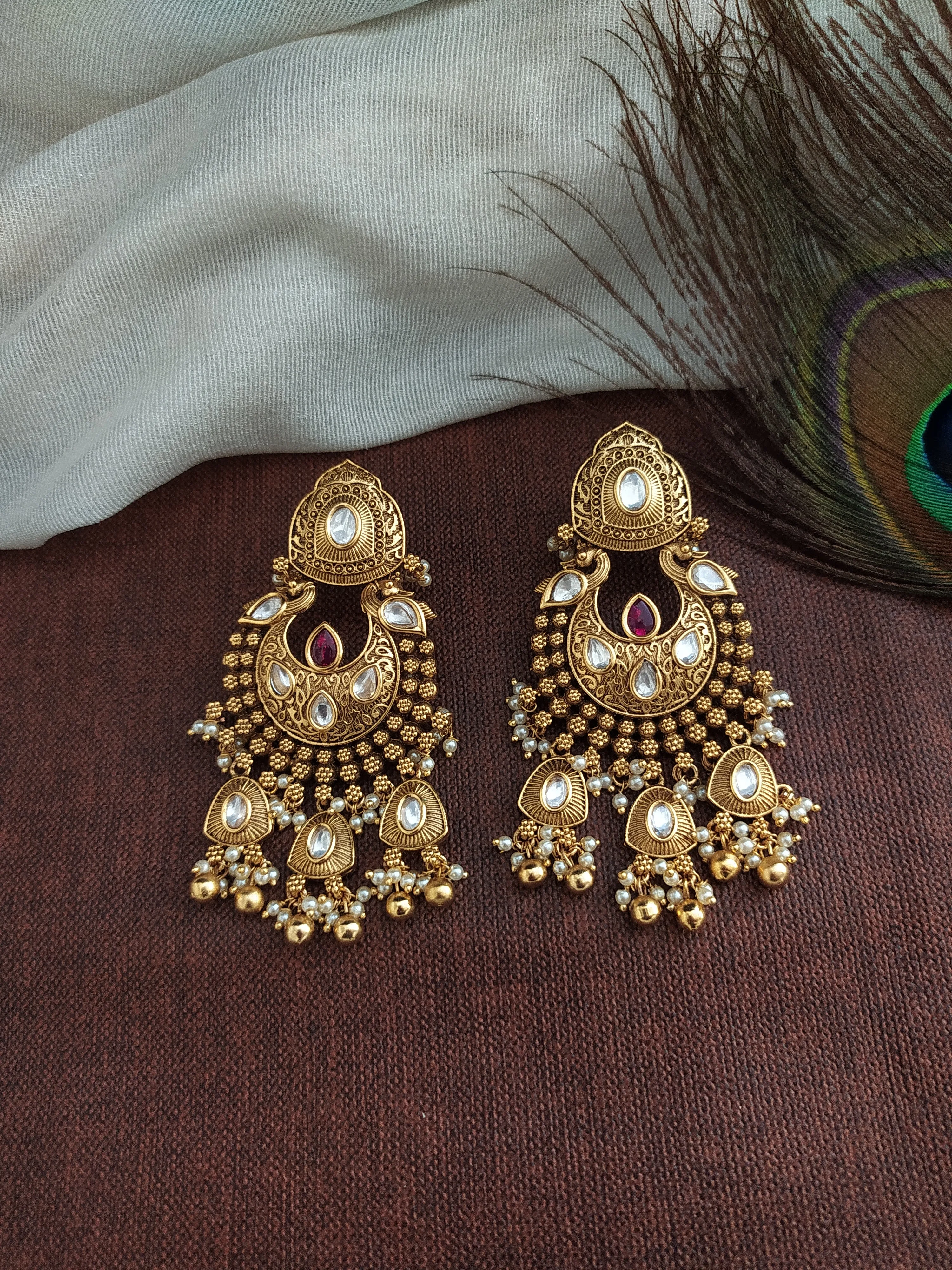 Regal Elegance of Kundan & Kemp Stone Antique Heavy Bridal Choker Set