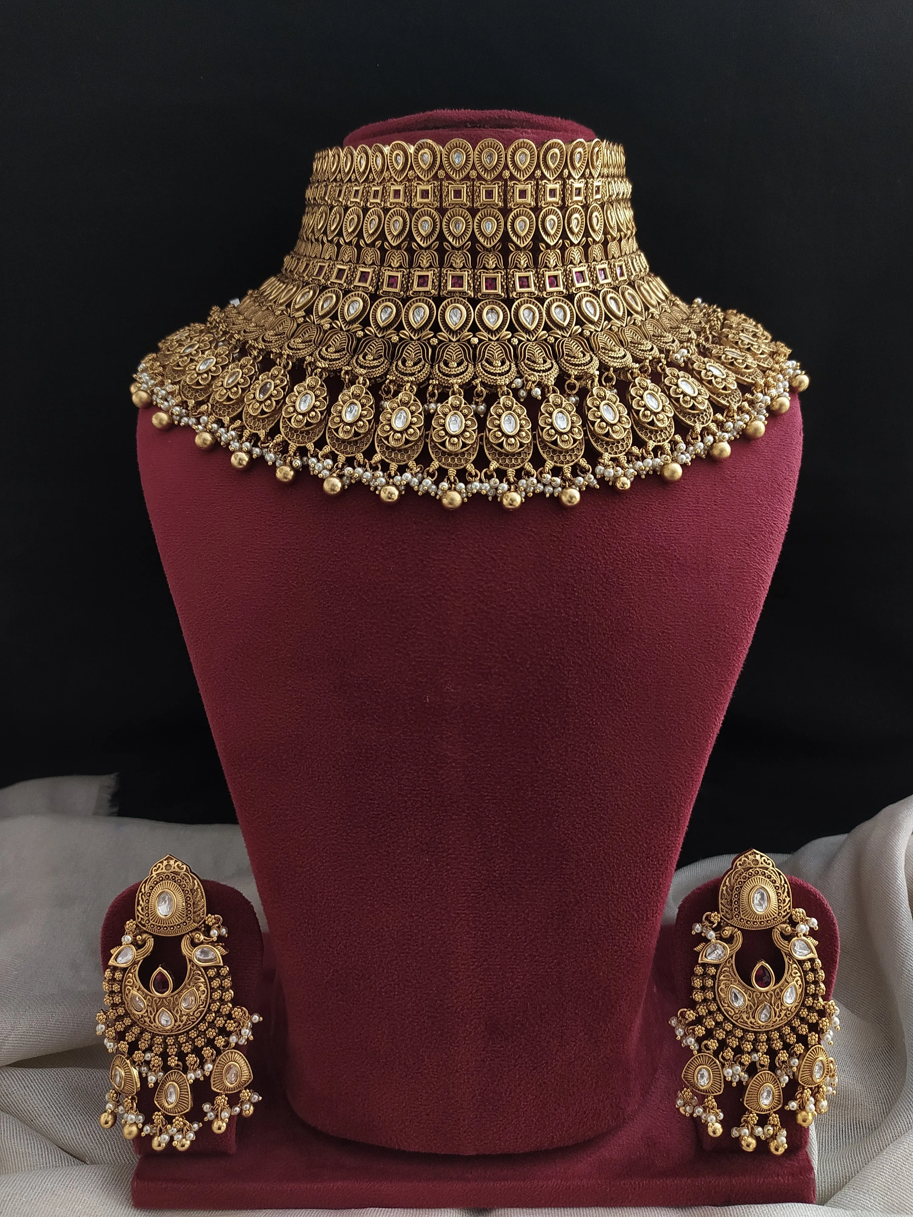 Regal Elegance of Kundan & Kemp Stone Antique Heavy Bridal Choker Set